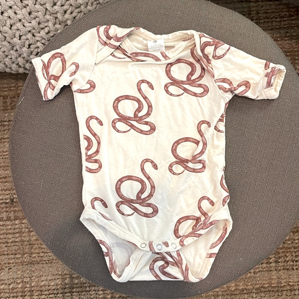 Kate Quinn Onesie 0-3 M